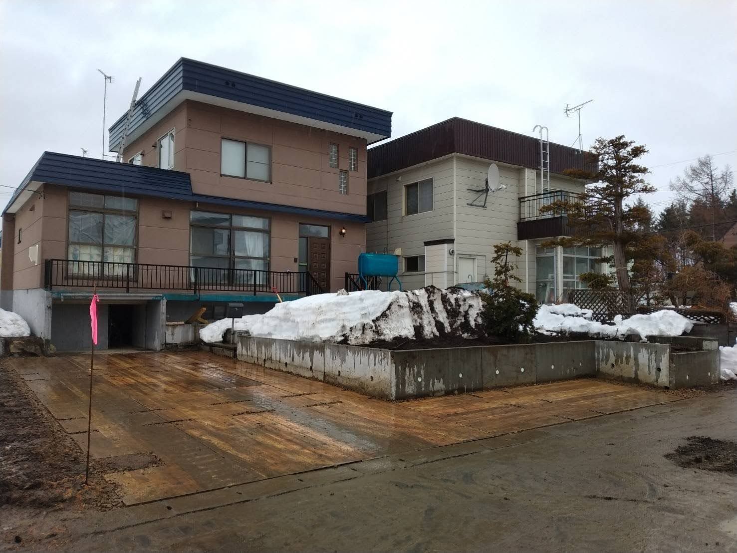 住宅前の乗入れ養生